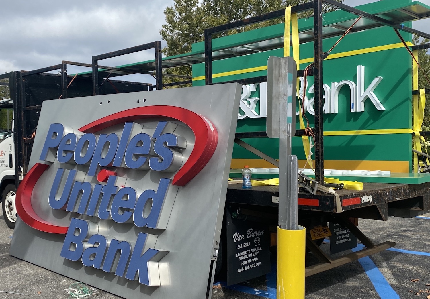 People's Customers, Get Ready for M&T Bank The East Hampton Star